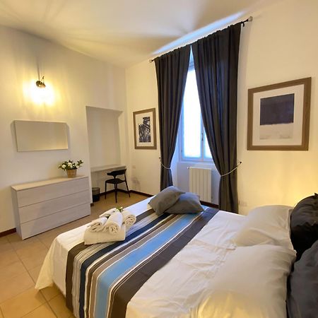 Ferienwohnung La Ringhiera Fiorita - 101 - 1 Min Centro Storico Monza Exterior foto